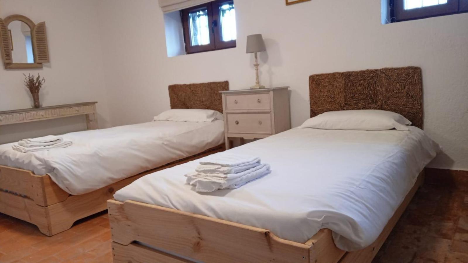 Los Cedros, Gran Chalet Con Piscina Y Apartamento En 纳瓦塞拉达 外观 照片