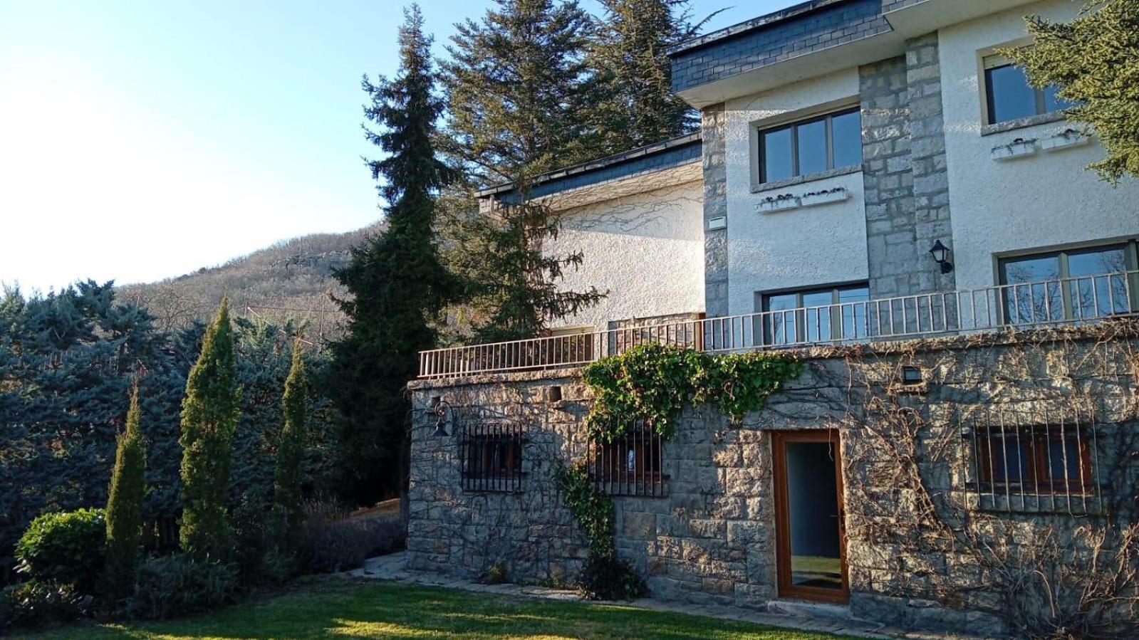 Los Cedros, Gran Chalet Con Piscina Y Apartamento En 纳瓦塞拉达 外观 照片